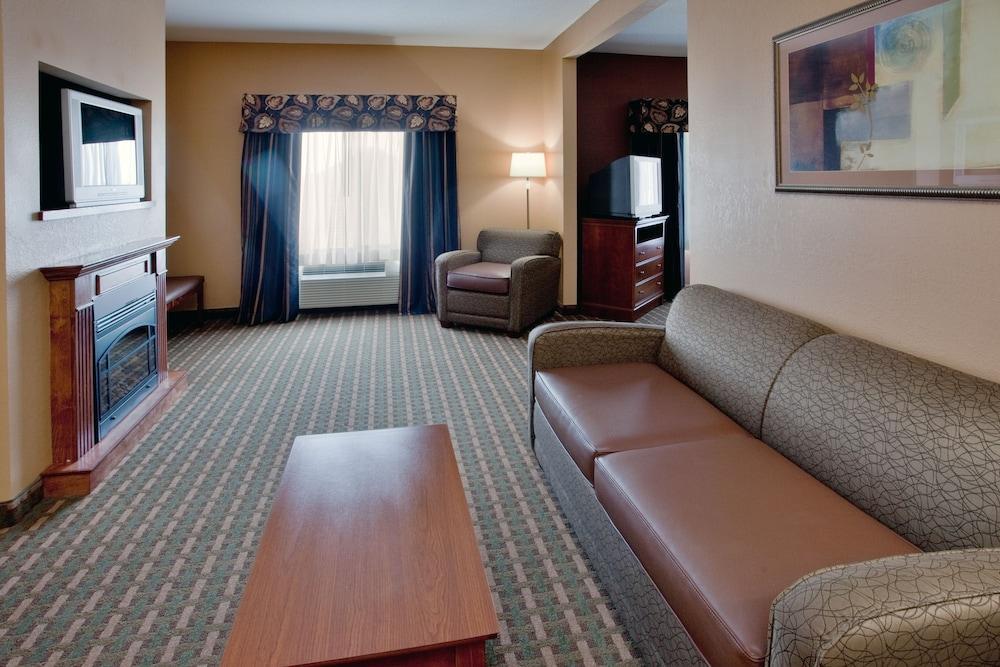 Holiday Inn Express Hotel & Suites Suffolk By Ihg Exterior photo