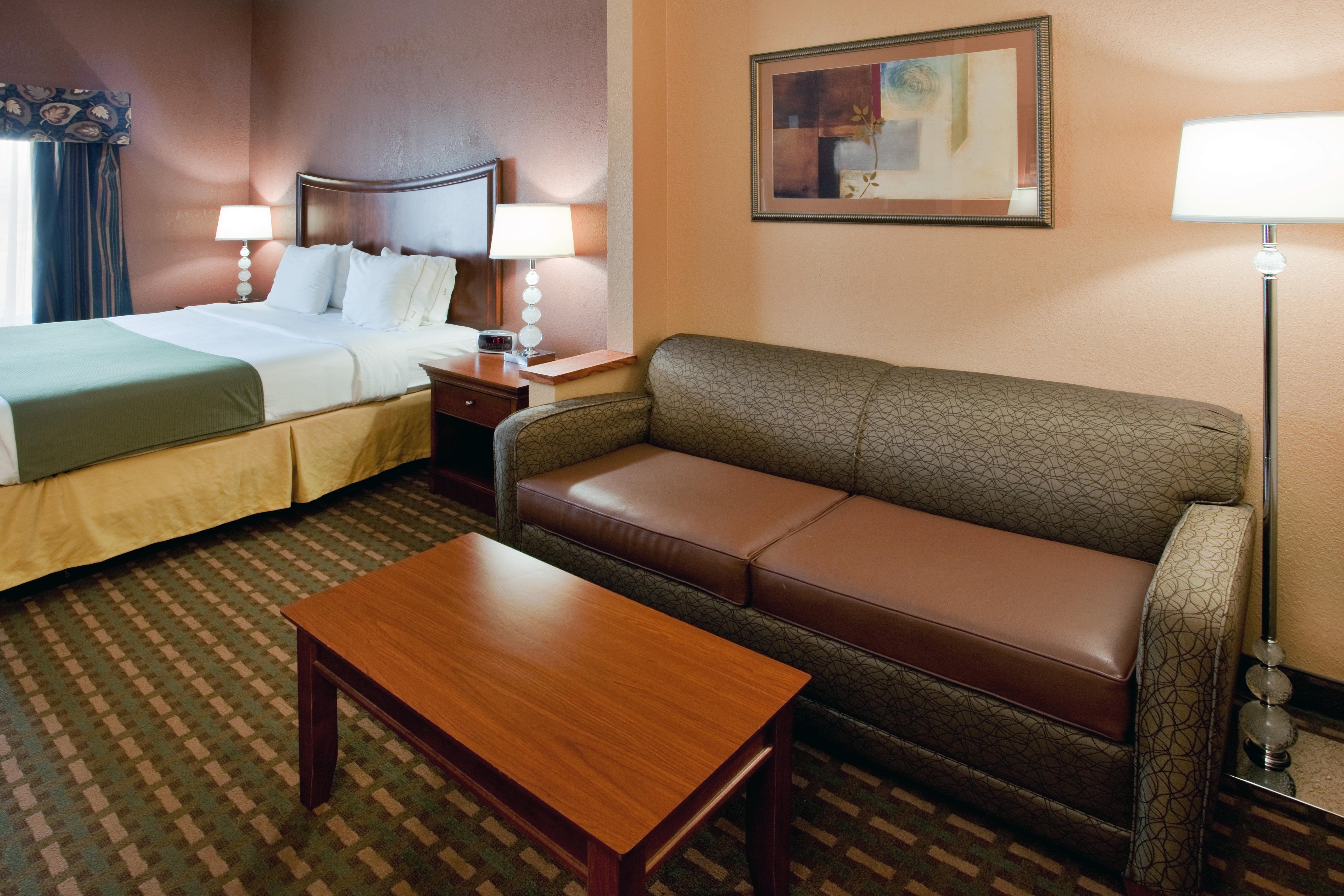 Holiday Inn Express Hotel & Suites Suffolk By Ihg Exterior photo
