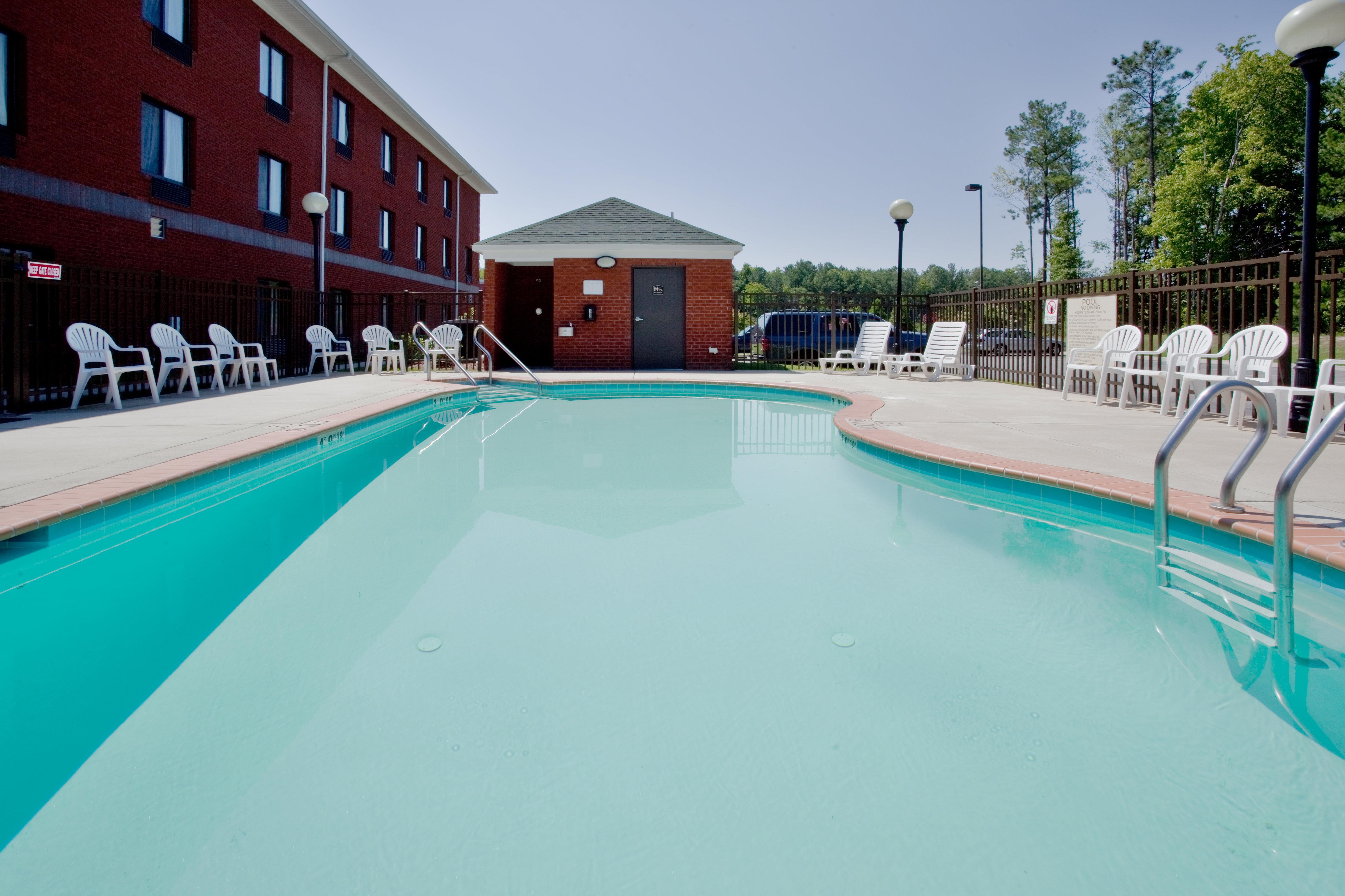 Holiday Inn Express Hotel & Suites Suffolk By Ihg Exterior photo