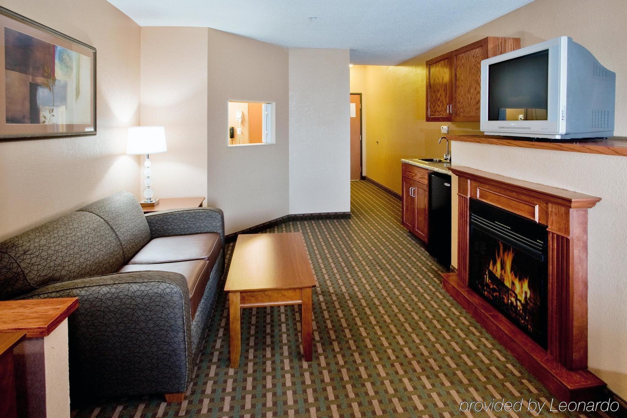 Holiday Inn Express Hotel & Suites Suffolk By Ihg Room photo